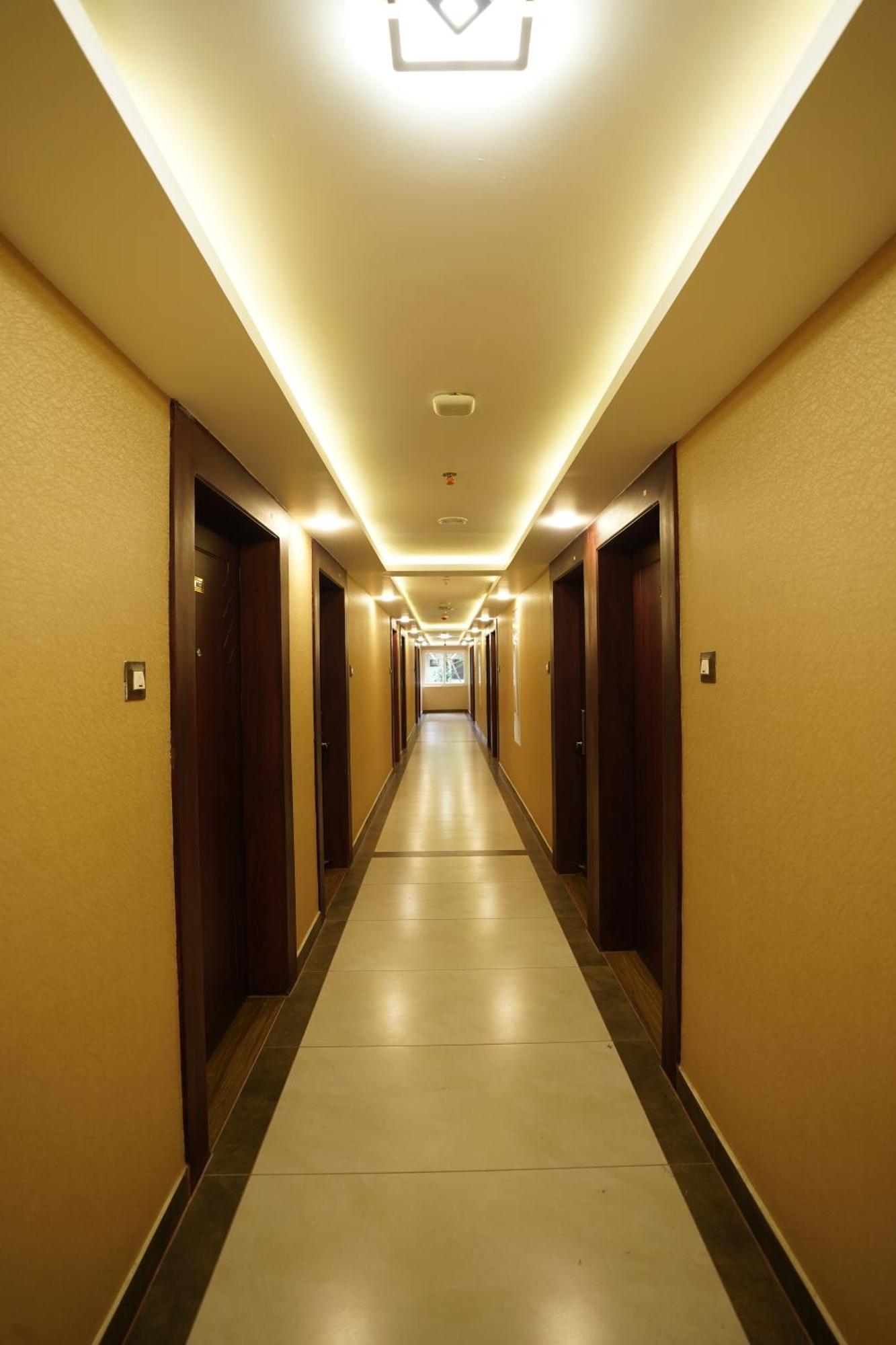 Hotel Newline Orchid Guruvāyūr Exteriör bild